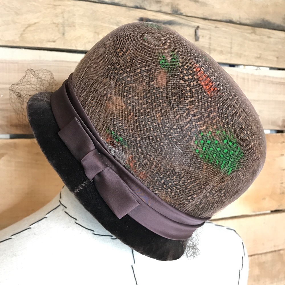 vintage bowler style hat with feathers, lace 1950s